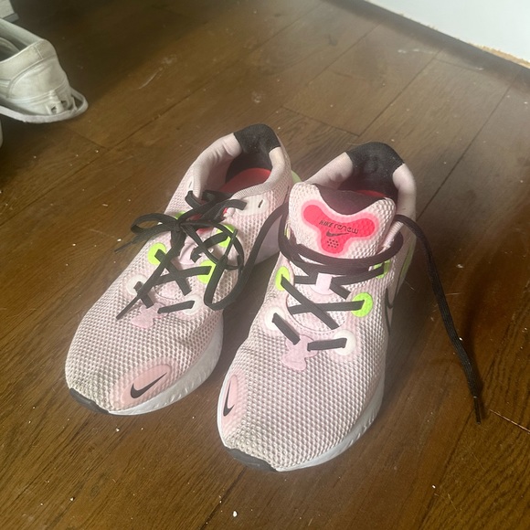 NIKE renew run foam women’s size 9 - Picture 3 of 5
